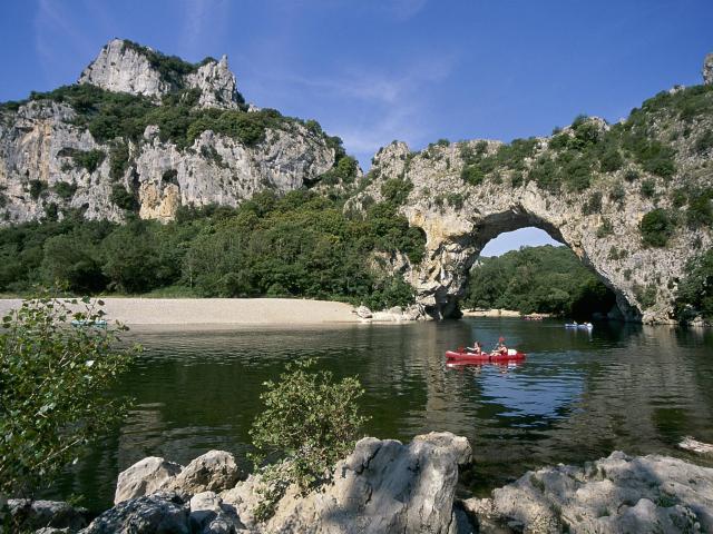 pont-d-arc-gorges-ardeche-02.jpg