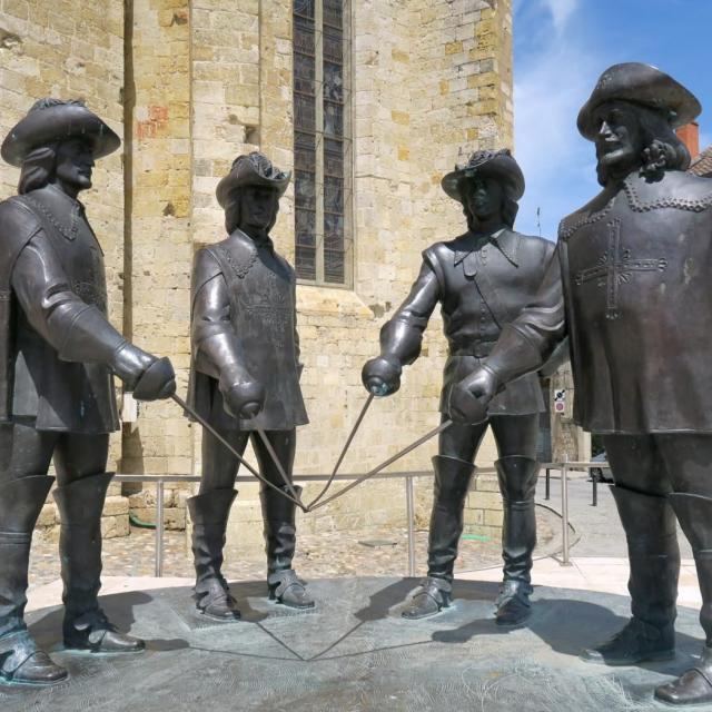 Statue Des Musquetaires Condom