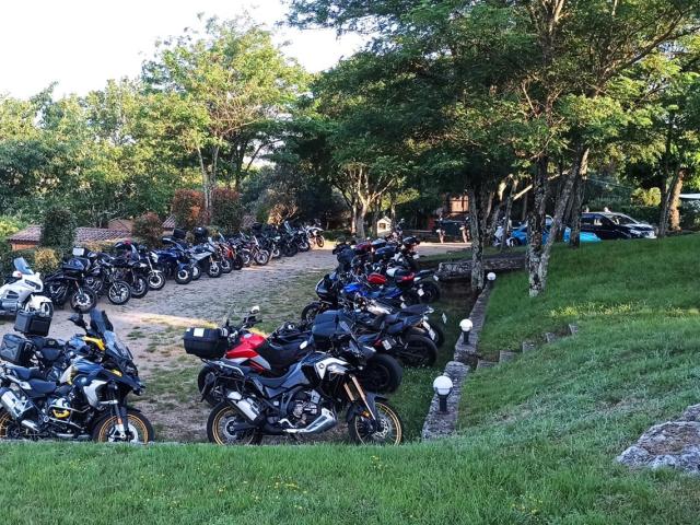 Parking Motards La Cle Des Champs