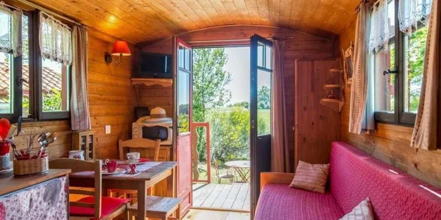 Verhuur Gite Last Minute Atypische Accommodatie Caravan Charmant