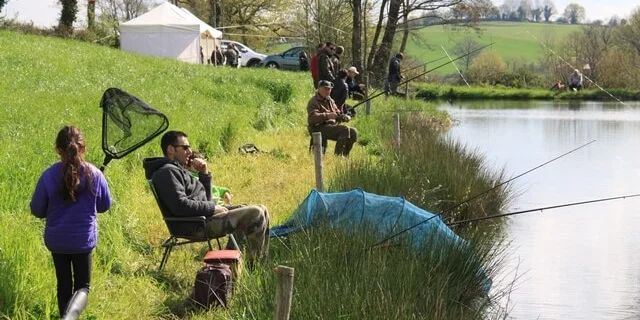 Vermietung Ferienhaus Ferienwohnungen Ariege Tourismus Ariege Freizeit Fischteich Les Cabannes