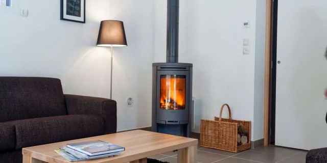 Villagedegites Granges De Leo Ariege 05 Gite Interieur Feuer Kamin Kaminofen Bergambiente Reduite