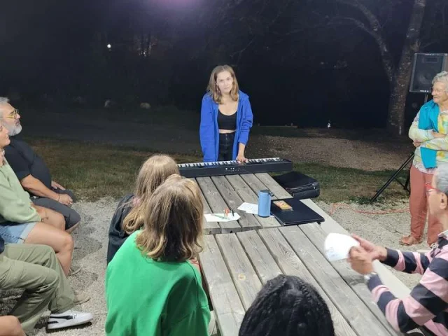 Feriendorf Grange Du Heron Aveyron Familienurlaub Musiksoiree