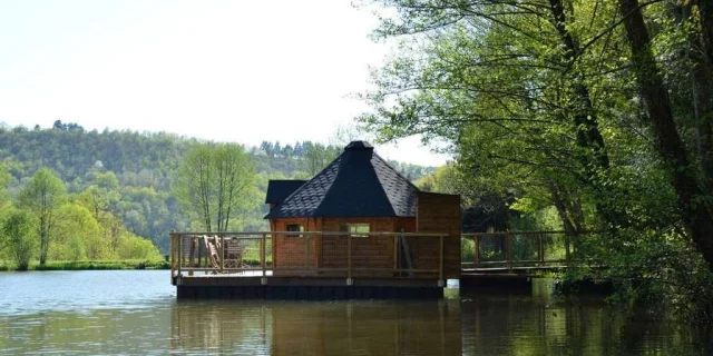 Atypische Gästezimmer Ausgefallene Vermietung Schwimmende Hütte 21 Aveyron