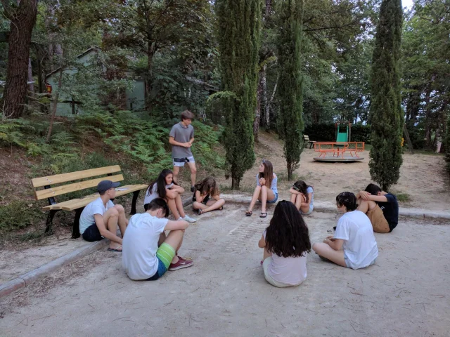 Die Dorfjugend trifft sich zu einem Werwolf...