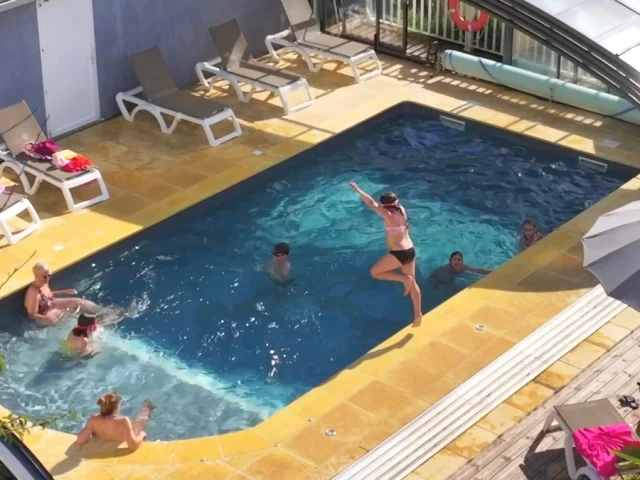 Vilagedegites Ventoulines Kinder Aktivitat Swimmingpool Offen Im Sommer 5 4e B