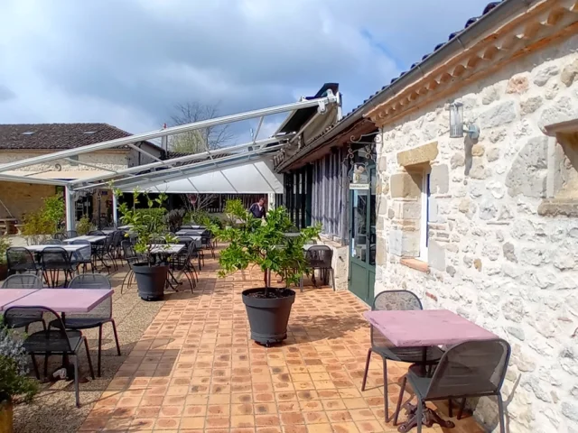 Villagedegites Lafermecouderc 01 Gites