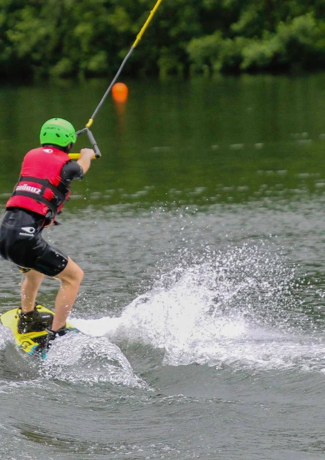 Ferienwohnungen Hauts De France Aktivitat Wasserski Einweisung Training Wavepark