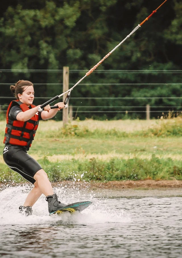Ferienwohnungen Hauts De France Wassersport Wavepark Surf-Einführung