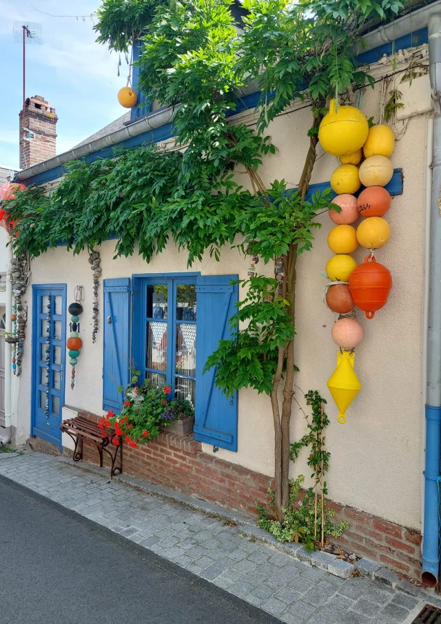 Ferienwohnungen Hauts De France Dorf Farbige Häuser