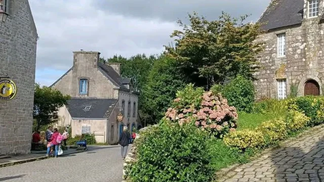 Reservieren Ferienhaus Ferienwohnung Ferienhäuser Finistere Locronan Häuser Malerisches Dorf Besuchen