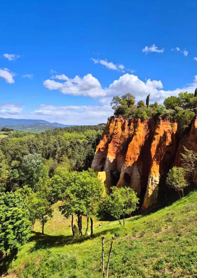 Vermietung von Ferienwohnungen in der Provence Vaucluse Roussillon Les Ocres Colorado Provencal 02