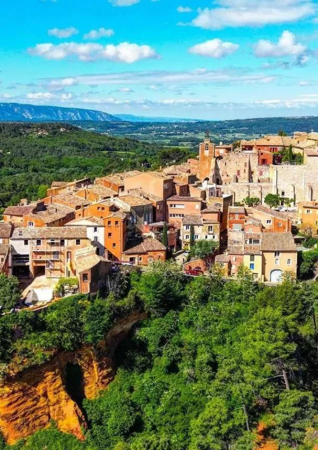 Vermietung von Ferienwohnungen in der Provence Vaucluse Roussillon Village