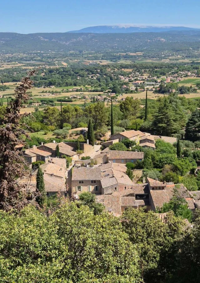 Vermietung Von Ferienwohnungen In Der Provence Vaucluse Landschaft Blick Von Den Höhen Dun Village 9 16.